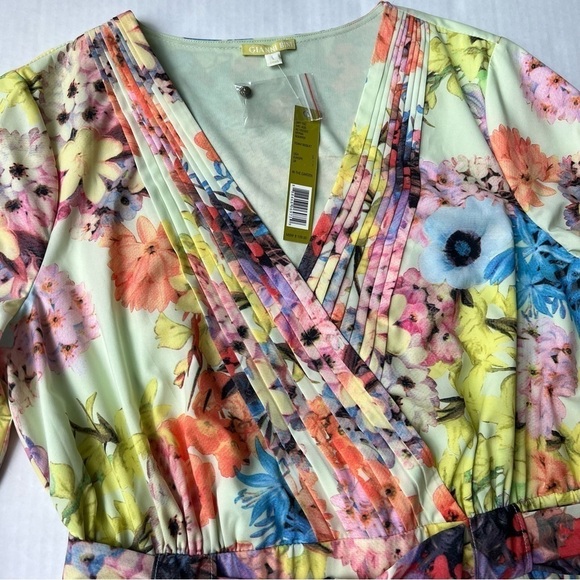 Gianni Bini floral Erynn Romper foam bouquet v neck waist tie size large - Picture 3 of 16